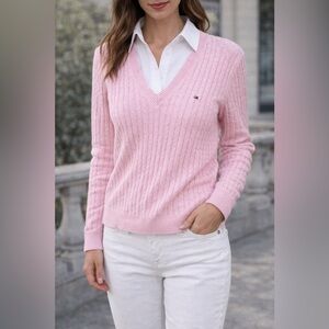 Tommy Hilfiger EUC Light Pink V-Neck 
cable knit Sweater. 100% cotton Sz Medium